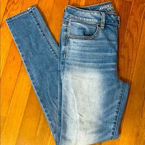 American Eagle High Rise Jegging size 8L.
